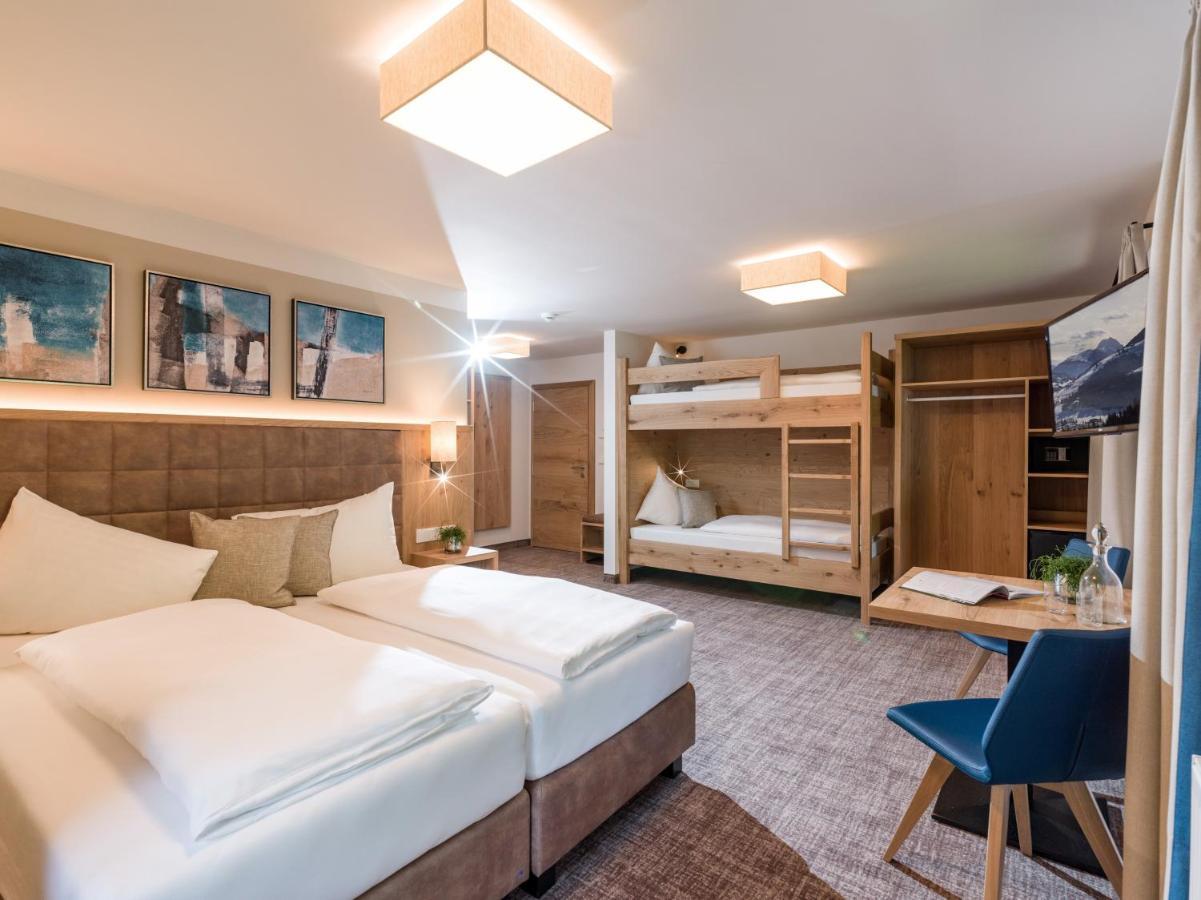 Alpen Glueck Hotel Unterm Rain Garni Kirchberg in Tirol Exterior foto