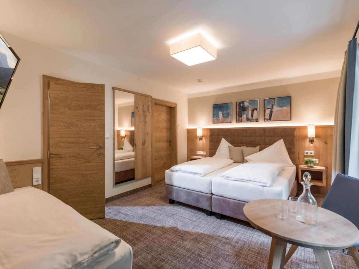 Alpen Glueck Hotel Unterm Rain Garni Kirchberg in Tirol Exterior foto