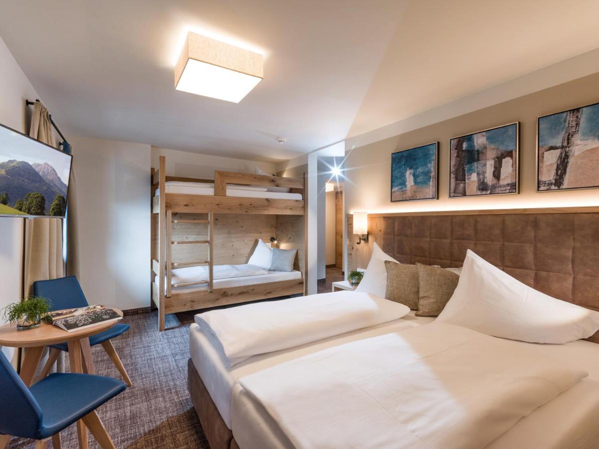 Alpen Glueck Hotel Unterm Rain Garni Kirchberg in Tirol Exterior foto
