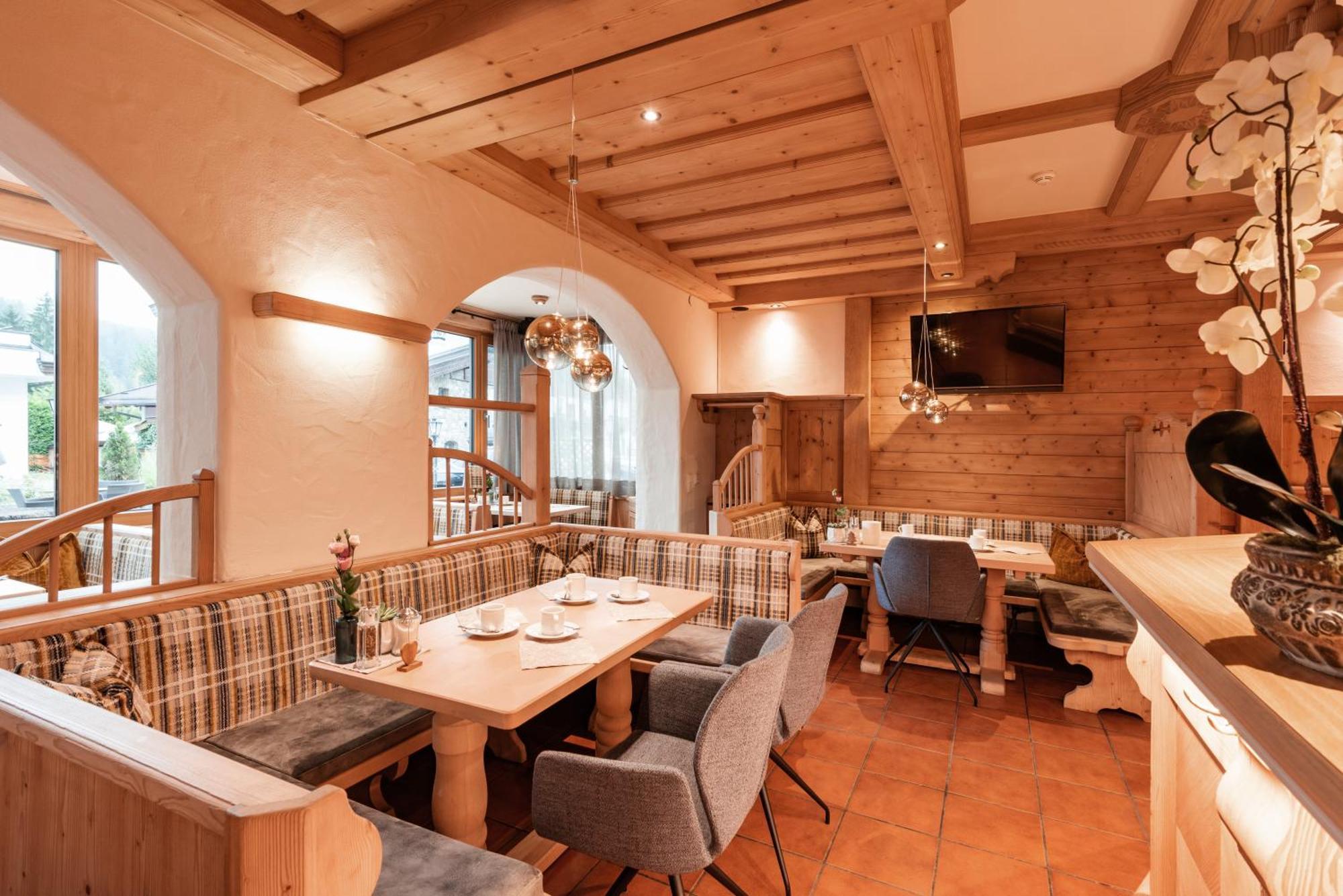 Alpen Glueck Hotel Unterm Rain Garni Kirchberg in Tirol Exterior foto