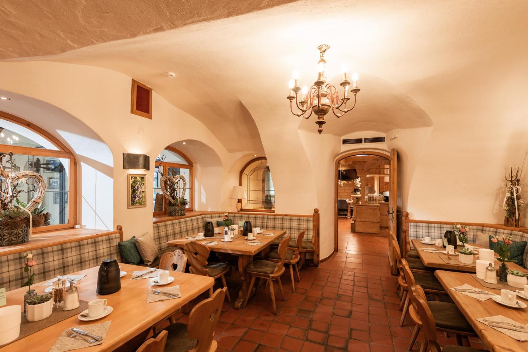Alpen Glueck Hotel Unterm Rain Garni Kirchberg in Tirol Exterior foto